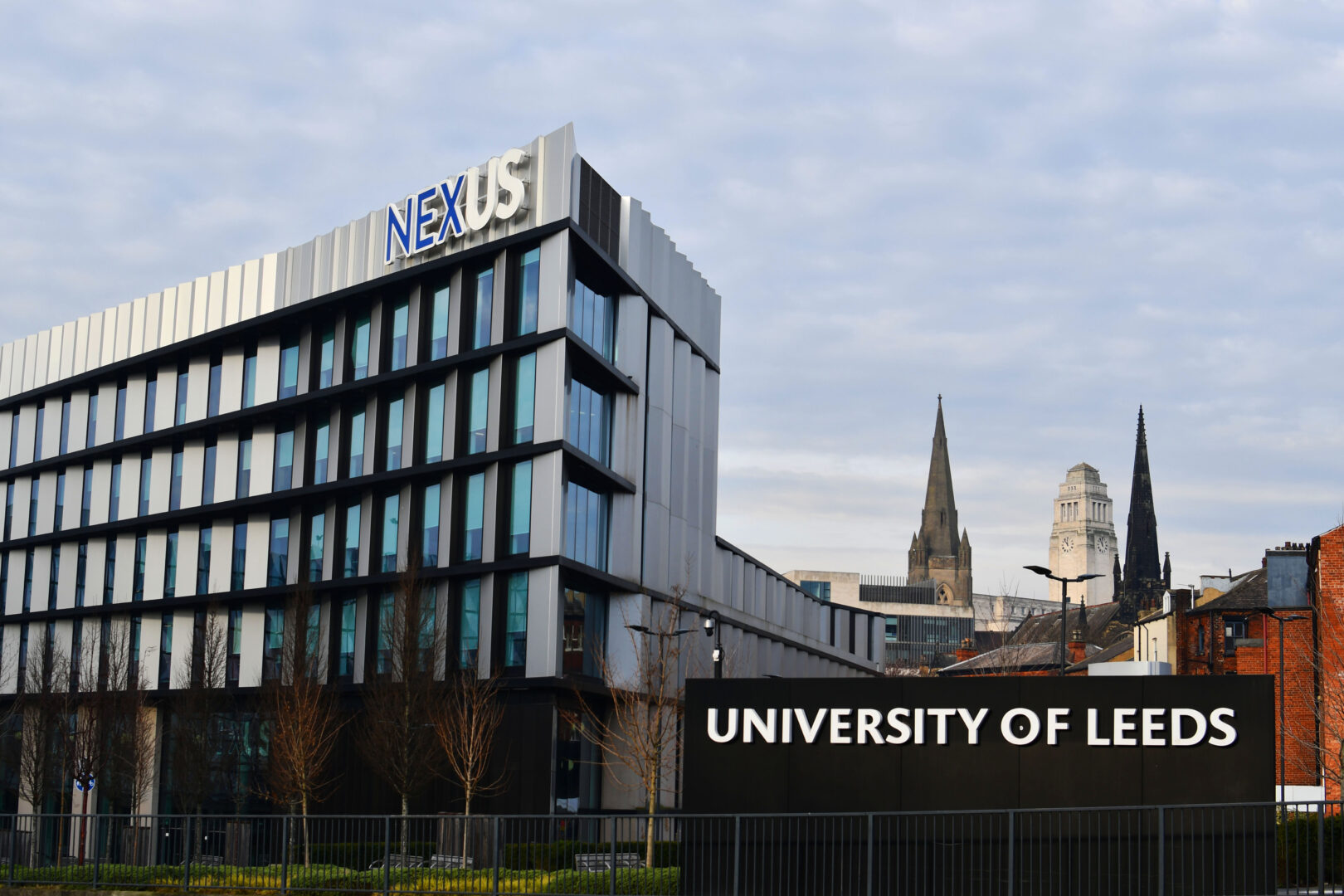 Nexus Outside with UOL logo