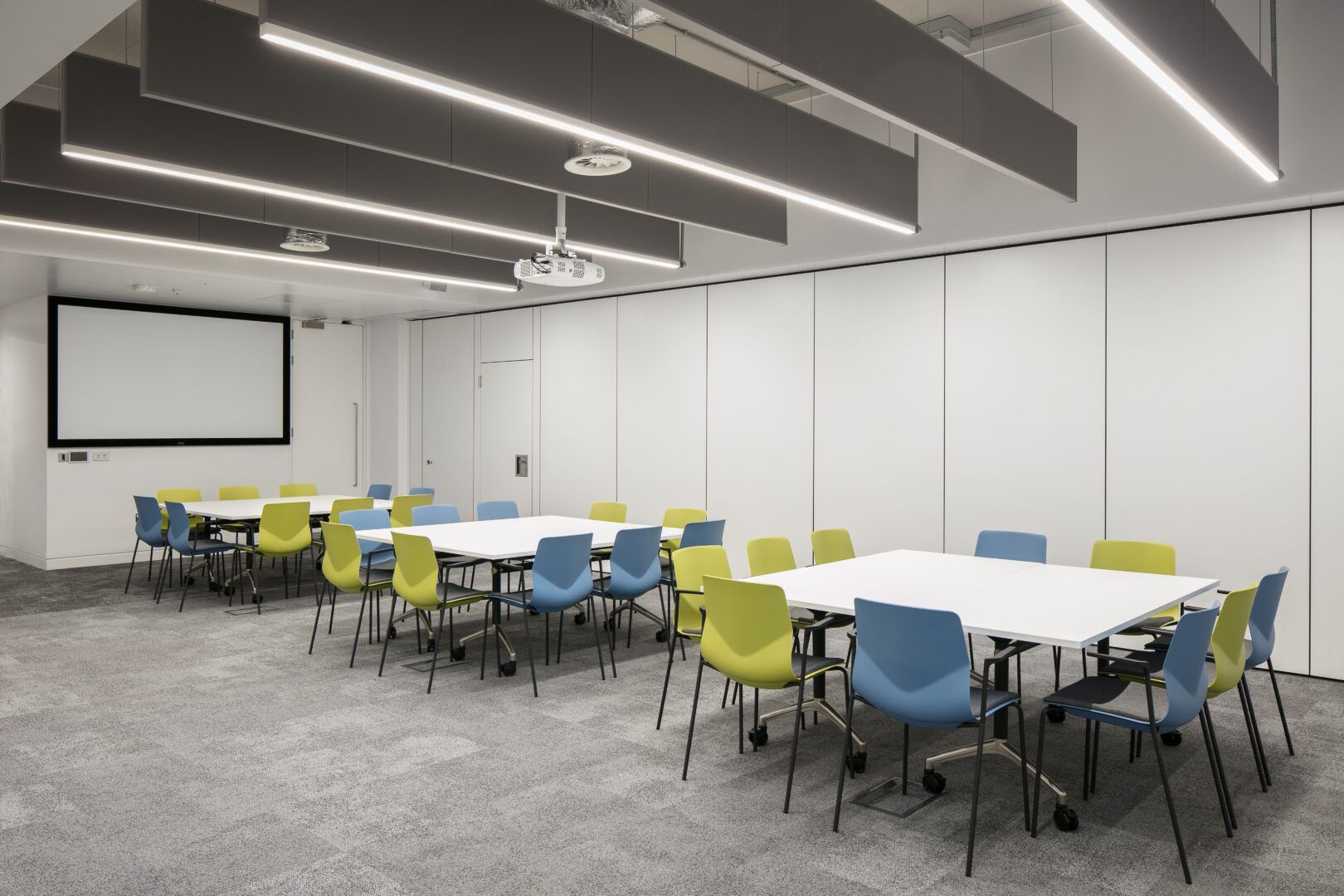 Wide shot of Nexus Seminar Room.